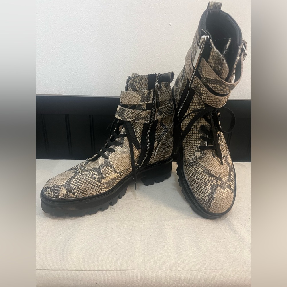 Dolce Vita printed boots